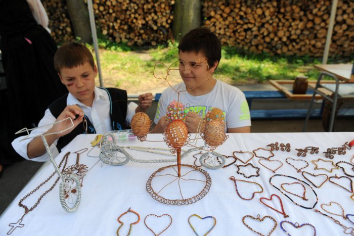 Ilustračný obrázok k článku V Budatíne uvidíme to naj z drotárskeho umenia: Nevšedné sochy aj tvorivé dielne