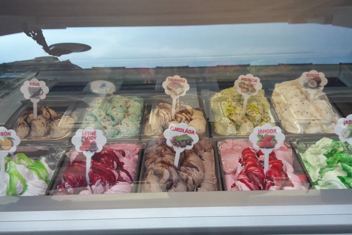 Ilustračný obrázok k článku Tento rok „fičí“ levanduľová, gaštanová, cheesecake zmrzlina, ale aj overená klasika