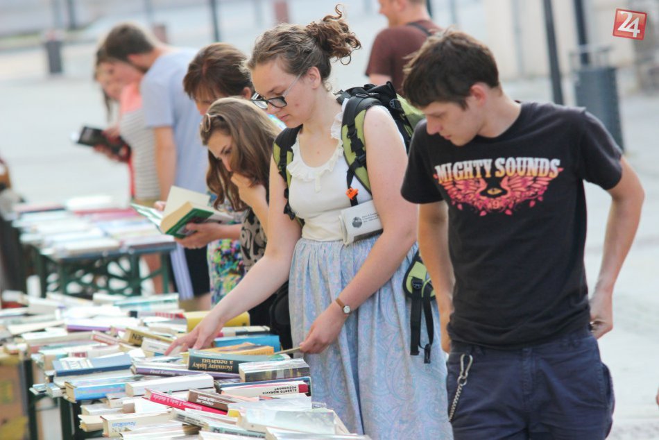 Ilustračný obrázok k článku Nepretržitá poézia i próza: Ulica v centre Nitry sa opäť zmení na Kníhkupeckú