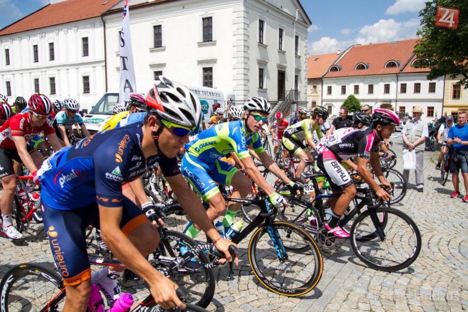 Ilustračný obrázok k článku Netradičná NONSTOP cyklojazda: Pelotón pretne aj náš okres, pozrite presné časy