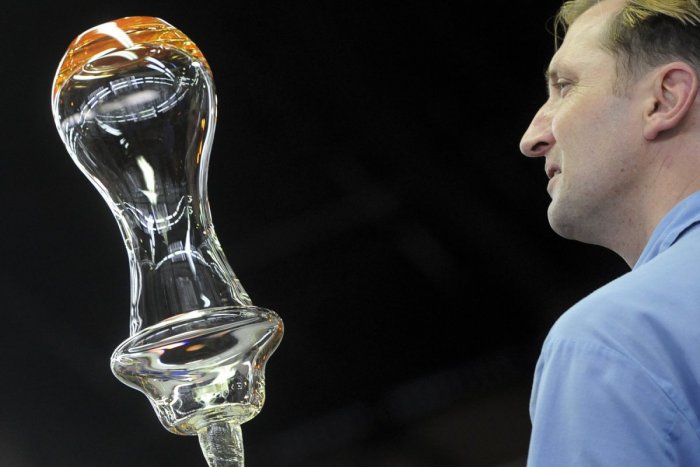 Ilustračný obrázok k článku Vladimír Poór o fabrike v Poltári: Stopol som prípravu sklárskej výroby, investícia bola nekonečne spolitizovaná