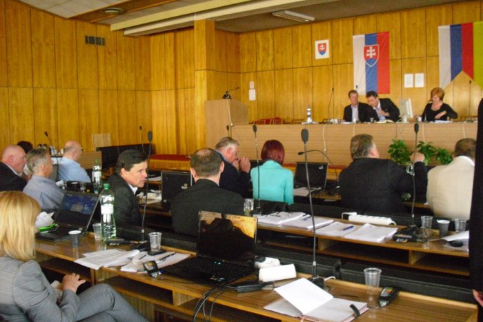 Ilustračný obrázok k článku Lučenecká plaváreň potrebuje ďalšiu rekonštrukciu: Radnica už investovať nechce, prišla s novým riešením