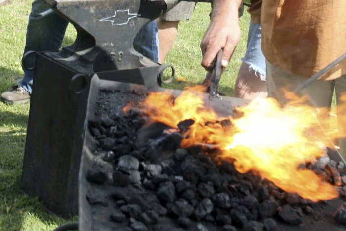 Ilustračný obrázok k článku Jedinečná výstava v Hlohovci: Práce umeleckého kováča, ktorého diela sú ozdobou mnohých svetových zbierok!
