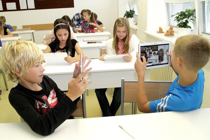 Ilustračný obrázok k článku Vzali si inšpiráciu od nás. Projekt Škola na dotyk sa zapáčila aj susedným Čechom