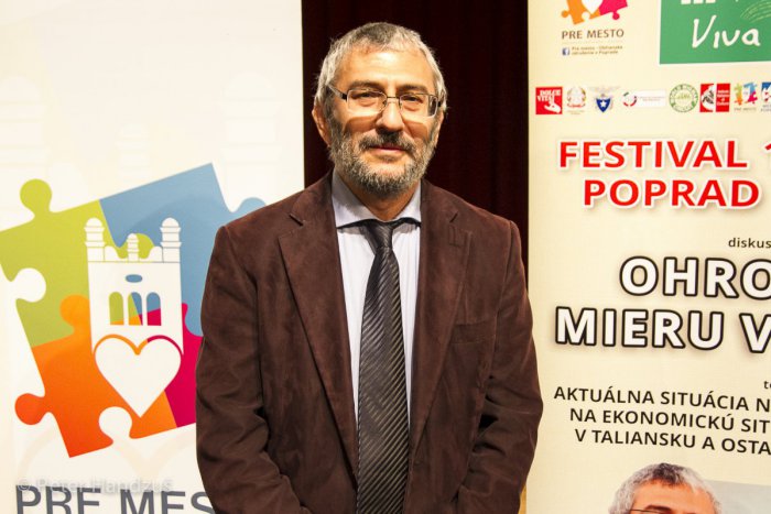 Ilustračný obrázok k článku Grigorij Mesežnikov o Ukrajine: Ľudia dnes hľadajú jednoduché odpovede na veľmi zložité otázky