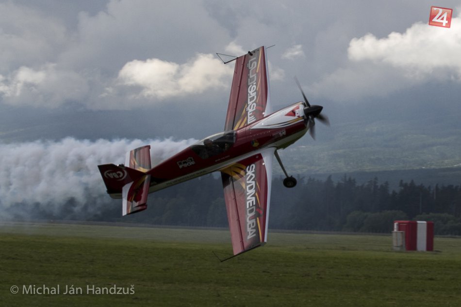 Ilustračný obrázok k článku Divákom vyrážal dych famózny Veres. Lietadlá si prišiel pozrieť aj prezident Kiska