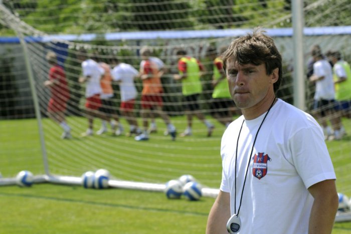 Ilustračný obrázok k článku Bývalý skvelý futbalista s jubileom: Ľubomír Moravčík v pondelok oslávi 50 rokov