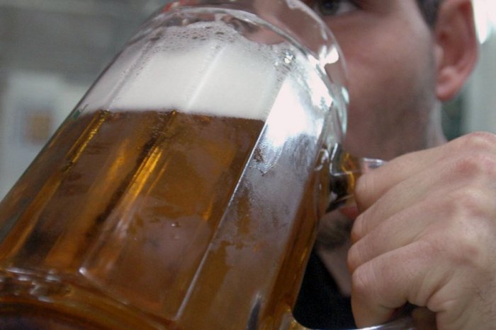 Ilustračný obrázok k článku Mestskí v Žiline dvíhajú k tínedžerom varovný prst: Žiadne oslavy po vysvedčení, takéto pokuty hrozia!