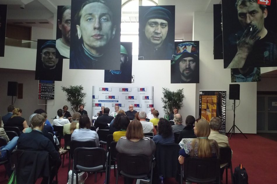 Ilustračný obrázok k článku Popradskí bilingvalisti praxovali: V Slovenskom inštitúte vo Viedni i na divadelných festivaloch