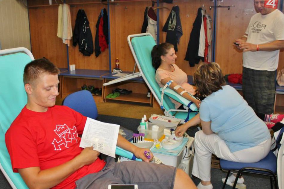 Ilustračný obrázok k článku Krásny čin HKM Zvolen: Členovia tímu darovali krv priamo vo svojej kabíne