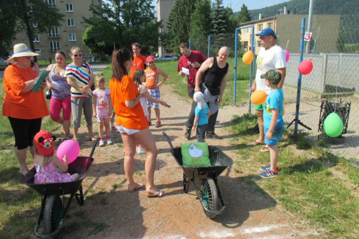 Ilustračný obrázok k článku Juniáles na Zlatej: O zábavu sa postaral aj riaditeľ školy