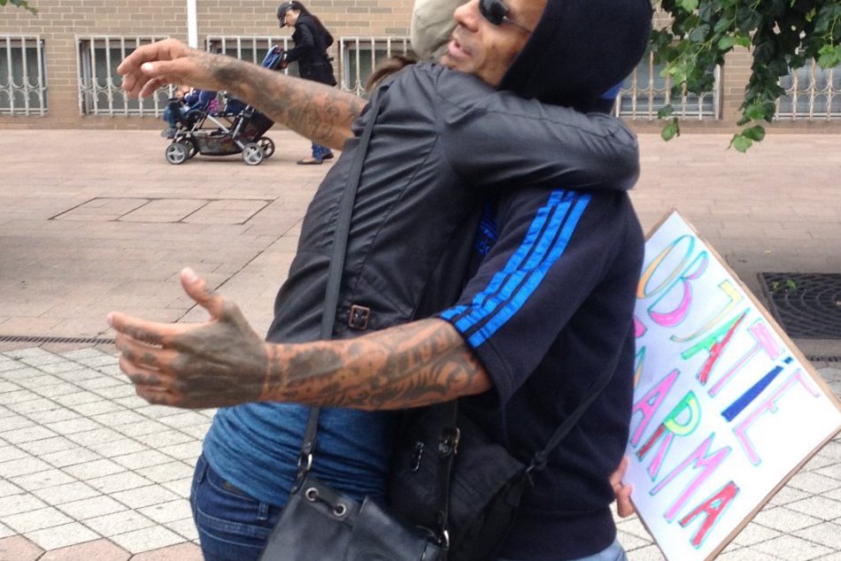 Ilustračný obrázok k článku Deň objatí v uliciach Michaloviec: Pozrite si FOTO rozjasnených tvárí