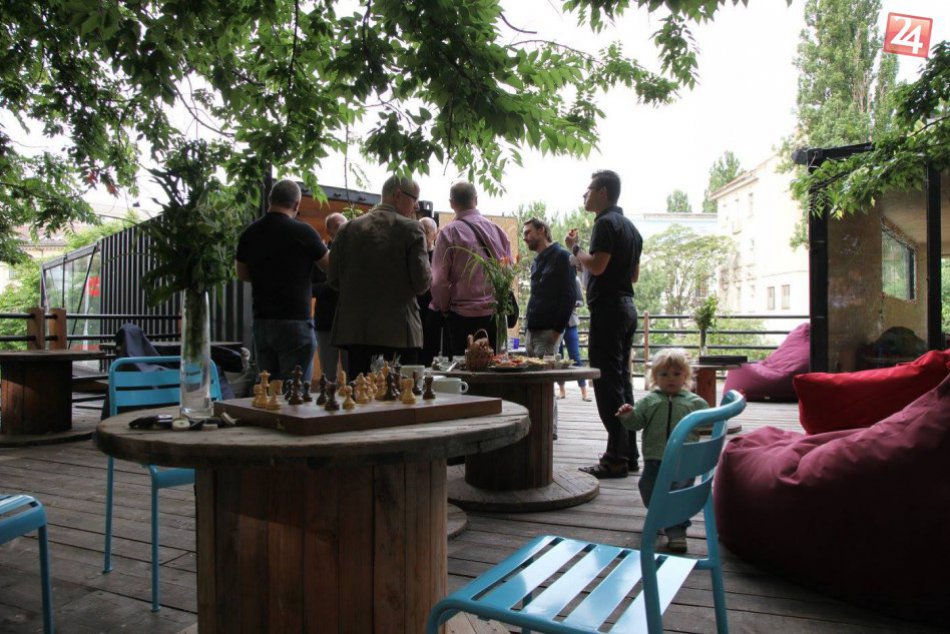 Ilustračný obrázok k článku Čo je nové na Šafárikovom námestí?