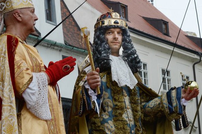 Ilustračný obrázok k článku OBRAZOM : Korunovačné slávnosti v Bratislave