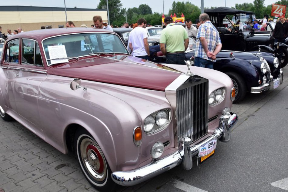 Ilustračný obrázok k článku Kolóna historických vozidiel možno prejde aj cez vašu obec: TOTO je trasa Trnavských 100 kilometrov