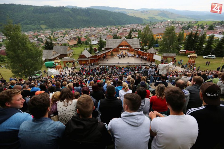 Ilustračný obrázok k článku Tohtoročné Horehronské dni spevu a tanca na FOTKÁCH: 1500 účinkujúcich, more divákov!