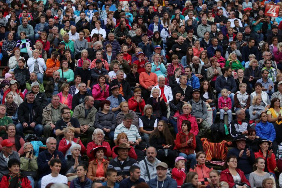 Ilustračný obrázok k článku Majstrovstvá vo varení fučky, rómsky bašavel a hlavne slovenská muzika... V Badíne vypukne veľká ľudová veselica