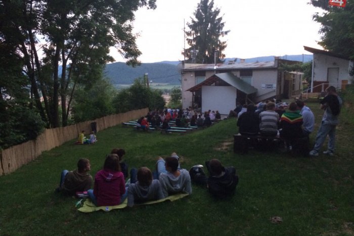 Ilustračný obrázok k článku Hviezdne štvrtky: Aj toto leto si môžete užívať letné kino nad mestom!