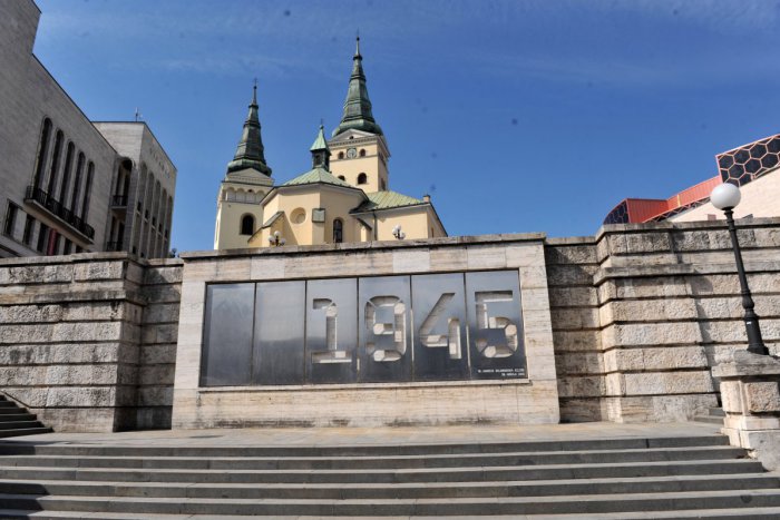 Ilustračný obrázok k článku Veľká letná FOTO súťaž v Žiline: Odfoťte svoje mesto, ako ho nikto nepozná a VYHRAJTE!