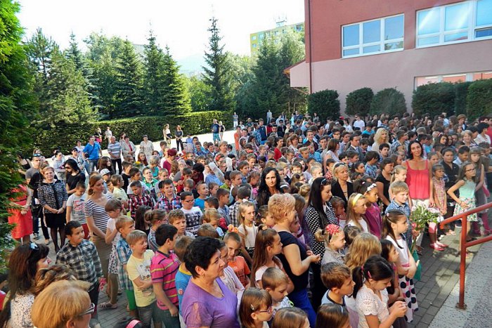 Ilustračný obrázok k článku Letné prázdniny sú tu: Posledný deň na rozňavskej základke + FOTO