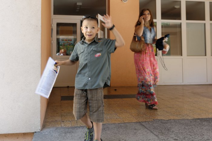 Ilustračný obrázok k článku Začiatok prázdnin: Deti sa tešia a rodičia majú hlavy v smútku, ako ste na tom VY?