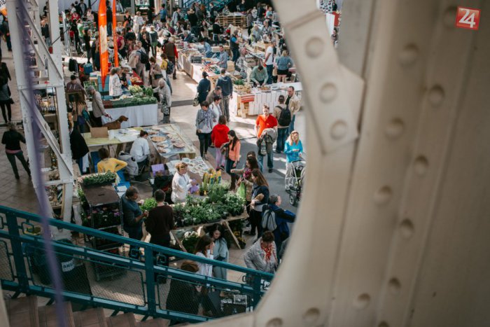 Ilustračný obrázok k článku Nákupy hneď zrána aj potešenie pre deti: Stará tržnica prechádza na letný režim