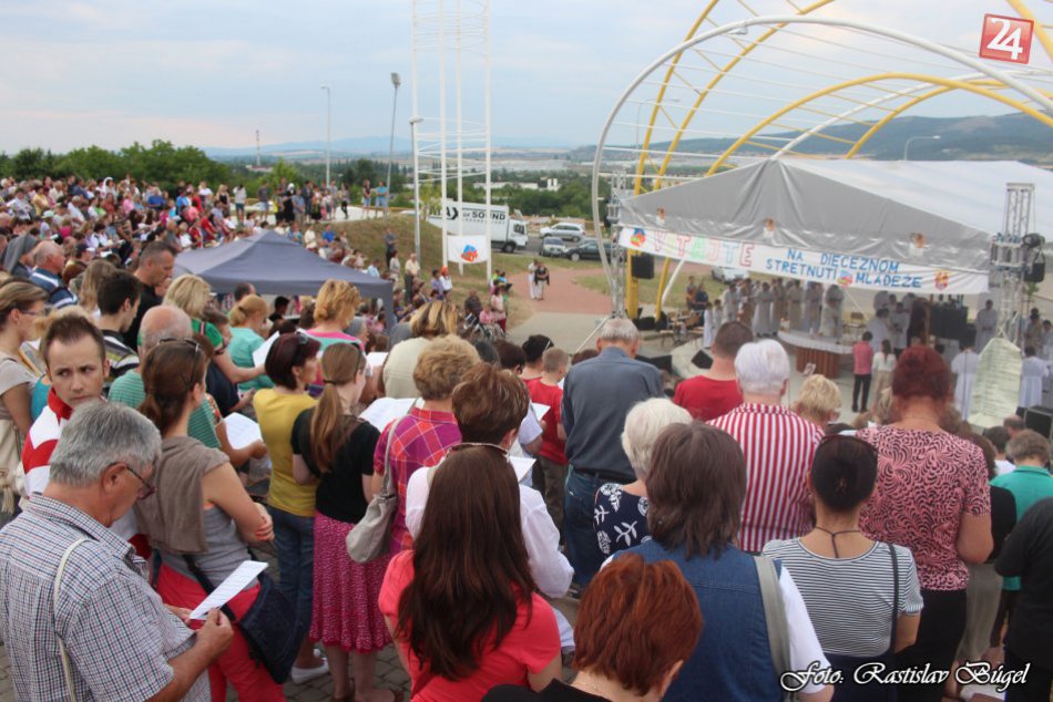 Ilustračný obrázok k článku Diely prilákali veriacich: Pripomenuli si dvadsiate výročie príchodu pápeža Jána Pavla II. na Slovensko