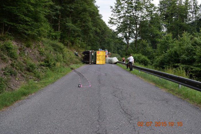 Ilustračný obrázok k článku Tragédia na ceste: Martin (†29) zostal zakliesnený pod prevráteným traktorom! FOTO