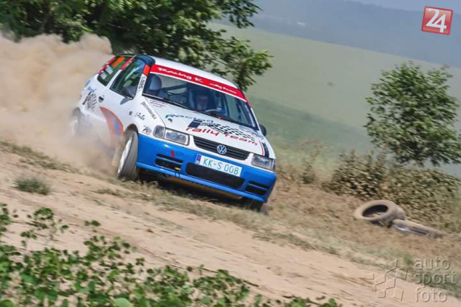 Ilustračný obrázok k článku Kežmarčan Anton Volák s novým pilotom: Navigovať bude Martina Stoklasa