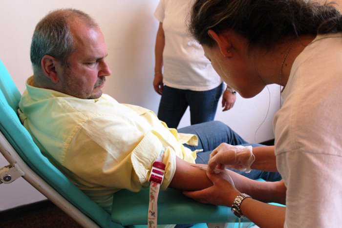 Ilustračný obrázok k článku Primátor Choma dal v pracovnom čase pár deci: Aby podporil dobrú vec