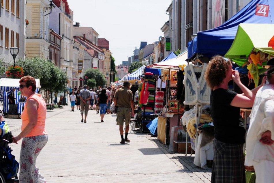 Ilustračný obrázok k článku Pešia zóna opäť ožila: Zmenila sa na nitrianske korzo