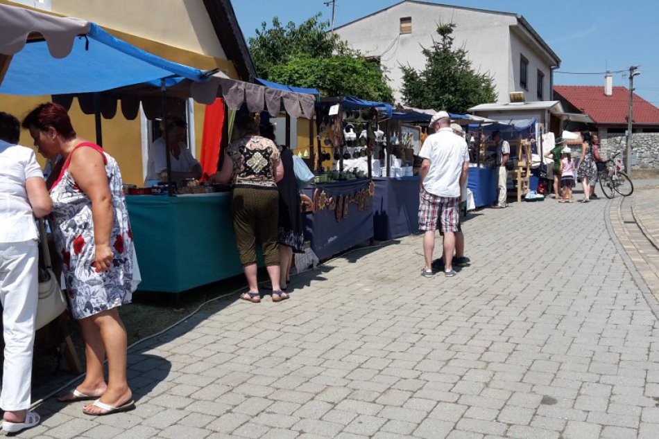 Ilustračný obrázok k článku Smolenice chystajú 23. ročník Jarmoku: Na TOTO sa môžete tešiť