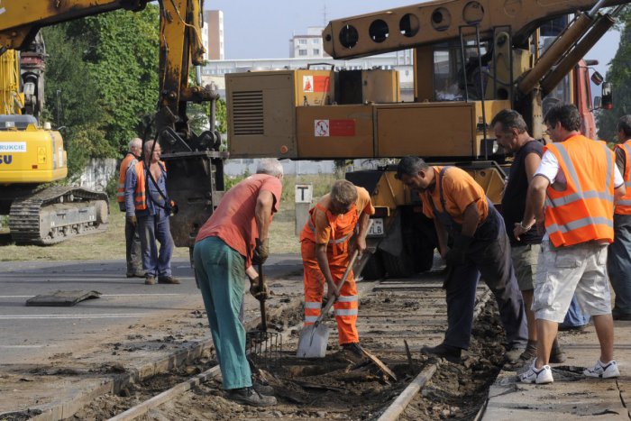 Ilustračný obrázok k článku Bratislavčanov čaká výluka električiek na Račianskej + prehľad dopravných obmedzení