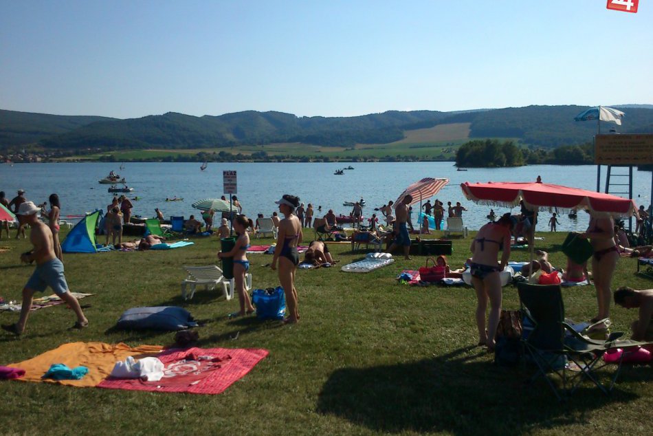 Ilustračný obrázok k článku Letná sezóna klope na dvere aj na Ružinej. Hygienici prehovorili o kvalite vody