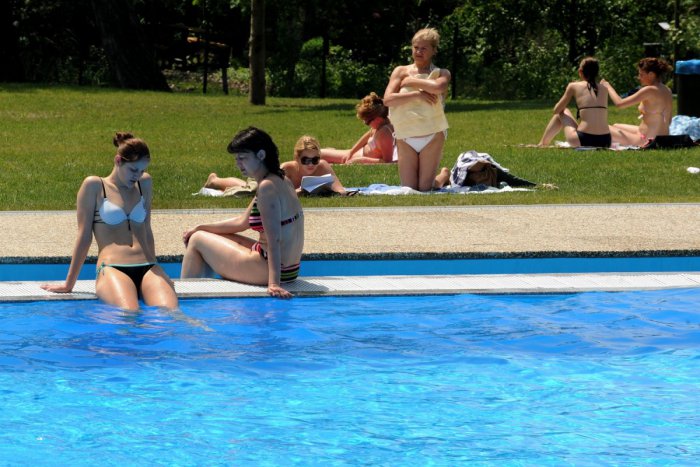 Ilustračný obrázok k článku Veľký letný prehľad z neresníckeho kúpaliska: Koľko tento rok stoja obľúbené dobroty?