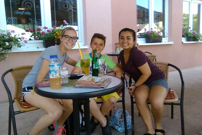 Ilustračný obrázok k článku Americké študentky sú z Lučenca paf: Rezne sú fajn aj zmrzlina, ale takú chudobu sme ešte nevideli!