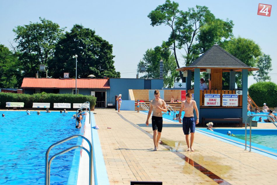 Ilustračný obrázok k článku Novozámocké kúpalisko a doterajší priebeh jeho sezóny: Ako sú spokojní s priebehom leta na Štrande?