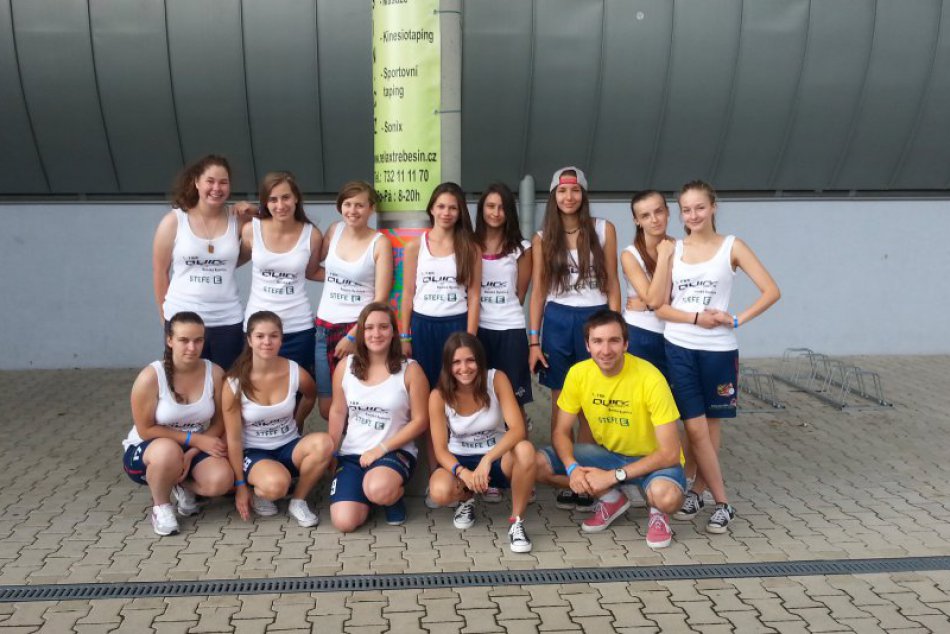 Ilustračný obrázok k článku Bystrické florbalistky valcujú súperky: Premiéru na najznámejšom turnaji na svete oslávili dvomi víťazstvami