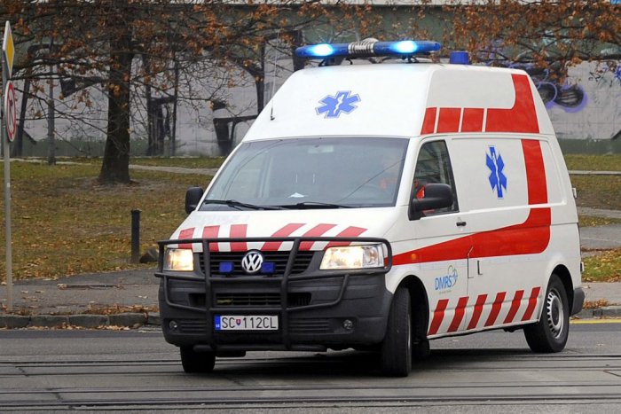 Ilustračný obrázok k článku Muž (†44) z Biskupíc manipuloval s elektrickým káblom: Zásah prúdom neprežil