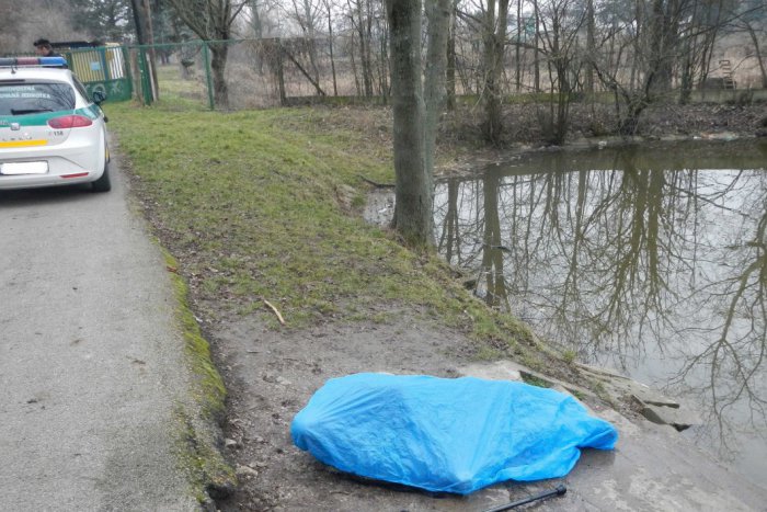 Ilustračný obrázok k článku Hrozný a veľmi smutný objav: V potoku bola nájdená mŕtvola muža