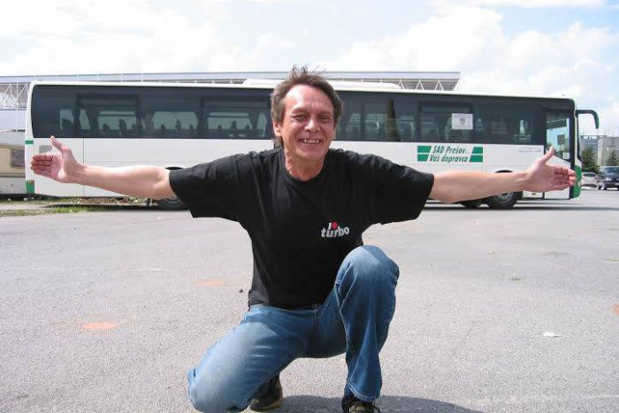 Ilustračný obrázok k článku S týmto veselým vodičom SAD je radosť cestovať: Východniar Peter vám zaručí úsmev na tvári! :-) FOTO