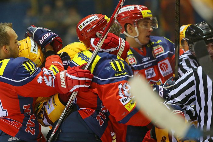 Ilustračný obrázok k článku Nové posily v kádri HKM Zvolen. Pod Pustý hrad mieri dvojica obrancov