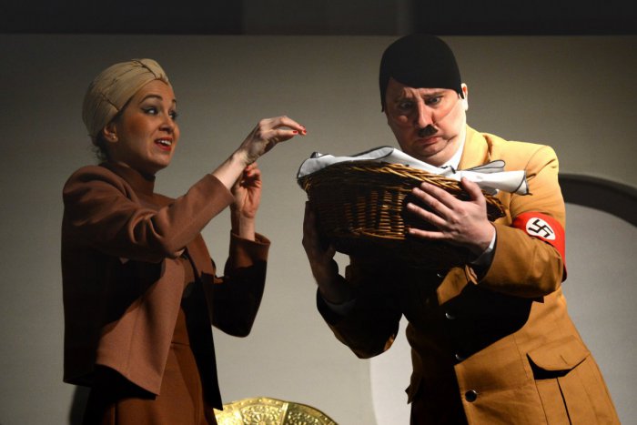 Ilustračný obrázok k článku Štátne divadlo pozná víťazov ankety: Stanislav Pitoňák zabodoval v role Hitlera