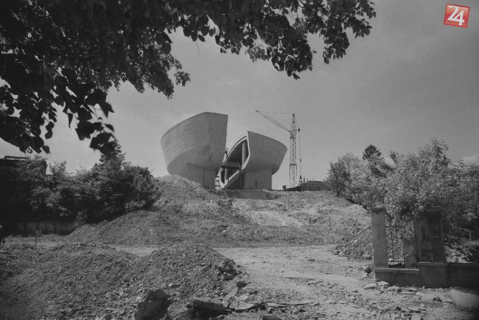 Ilustračný obrázok k článku Unikátne archívne FOTO Pamätníku SNP: Ako pred desiatkami rokov vyrastala dominanta Bystrice?