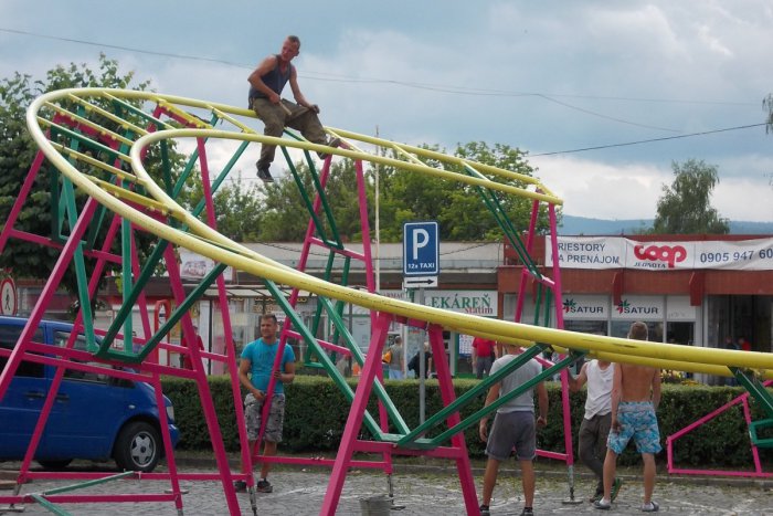 Ilustračný obrázok k článku Spišské trhy vypuknú už o pár hodín, FOTKY z námestia: Tešte sa až na 55 kolotočov!