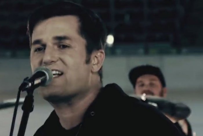 Ilustračný obrázok k článku Poďte si zabehať aj sa vyblázniť! Populárna kapela INÉ KAFE vystúpi v neďalekej Hnúšti + SÚŤAŽ o lístky