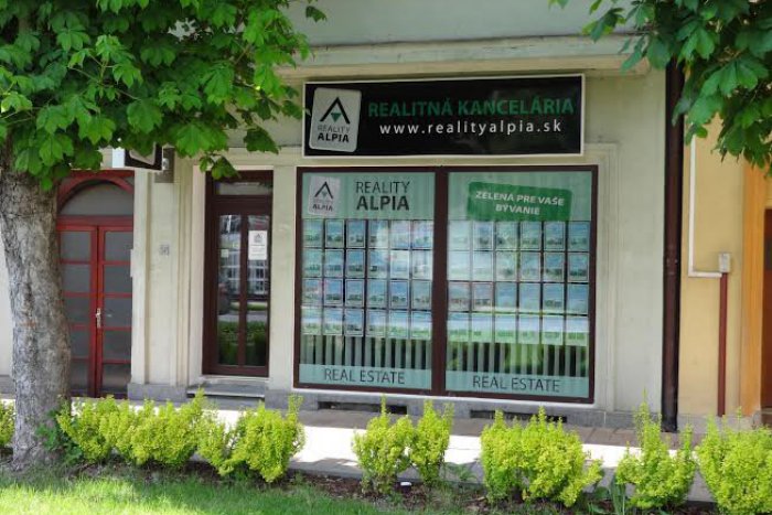 Ilustračný obrázok k článku Začínali ako malá rodinná firma, dnes ponúkajú takmer 1500 nehnuteľností: Reality Alpia už aj v Poprade