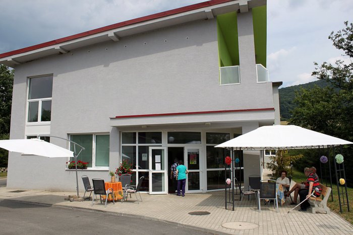 Ilustračný obrázok k článku AUTENTICKÉ FOTO: Krádež priamo v zariadení pre dôchodcov, niekto ukradol asi 150-kilový trezor!