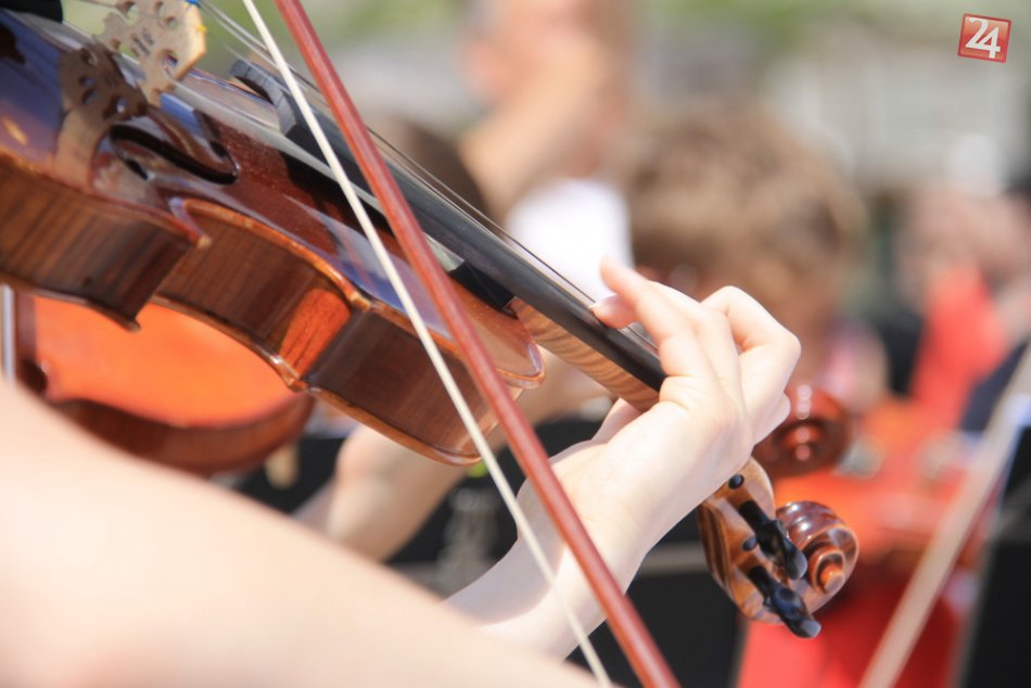 Ilustračný obrázok k článku SVET O SLOVENSKU: Výnimočné husle robené ručne a s láskou