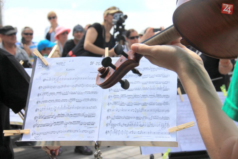 Ilustračný obrázok k článku Klasická aj populárna hudba na hrade: Vypočujte si sláčikový koncert